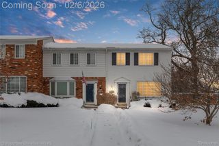 607 Fox Hills Drive N, Bloomfield Hills, MI 48304