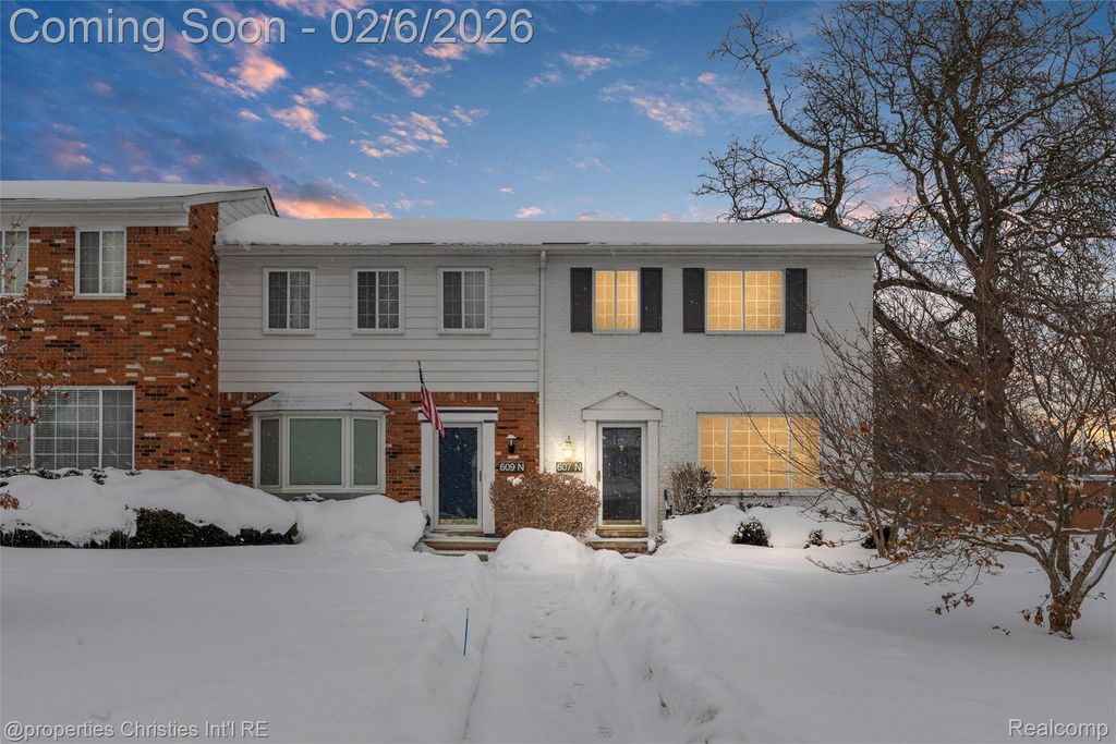 607 Fox Hills Drive N, Bloomfield Hills, MI 48304