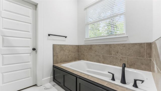 41 S Cheshnut Drive, Bella Vista, AR 72714