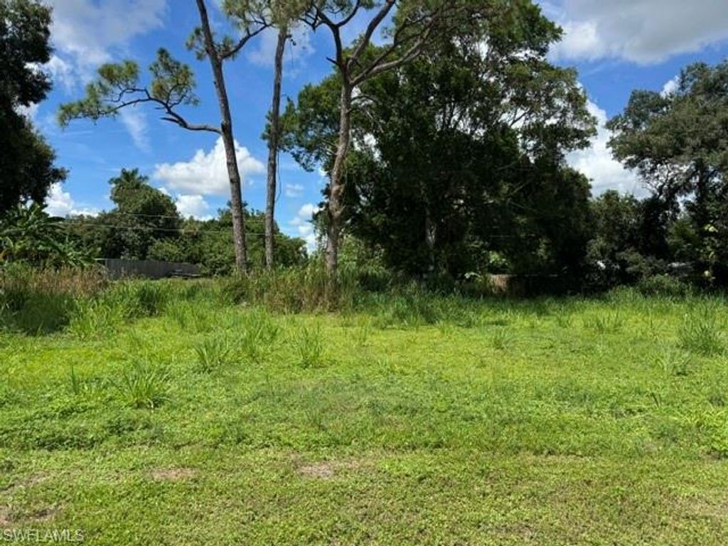 556 Clark ST, NORTH FORT MYERS, FL 33903 — photo 3