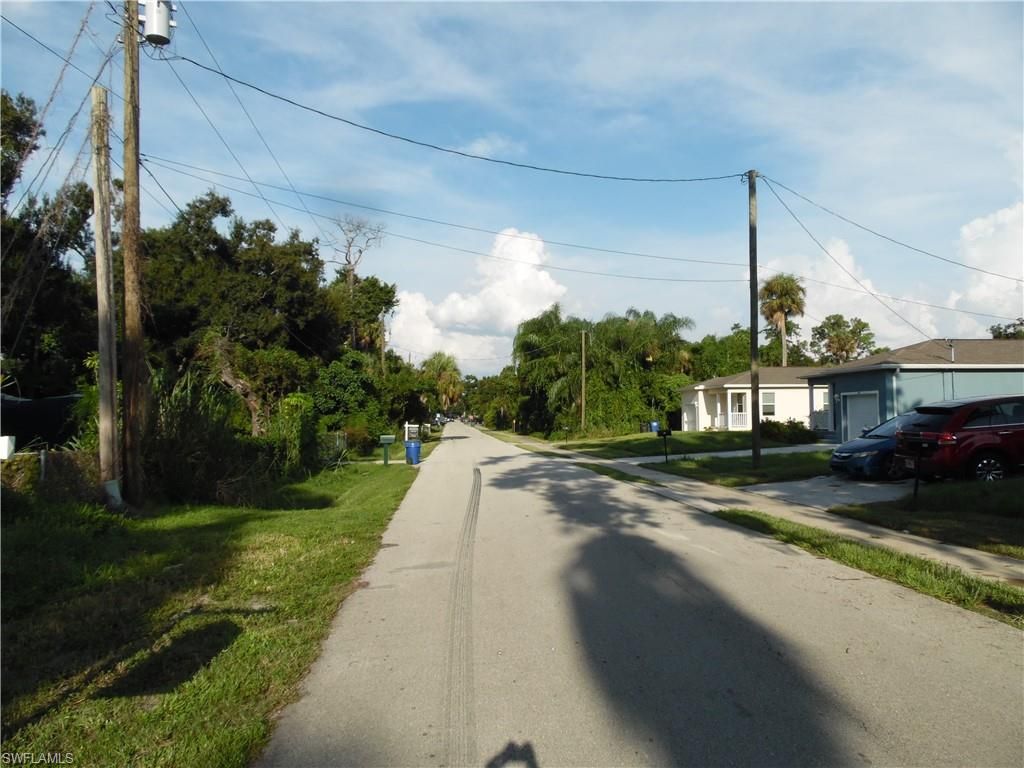 556 Clark ST, NORTH FORT MYERS, FL 33903 — photo 4