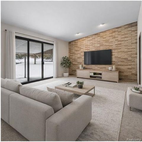 2247 Silver Maple Drive, Milford, MI 48380