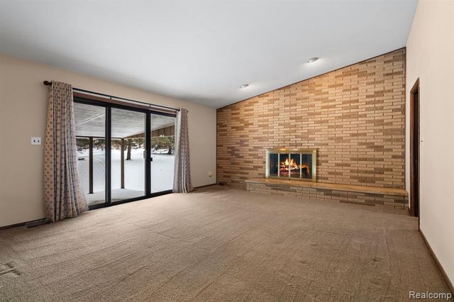 2247 Silver Maple Drive, Milford, MI 48380