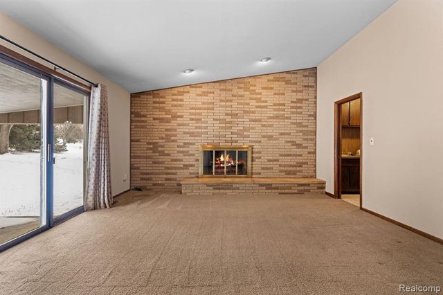 2247 Silver Maple Drive, Milford, MI 48380