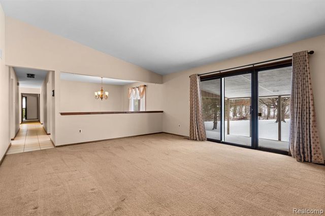 2247 Silver Maple Drive, Milford, MI 48380