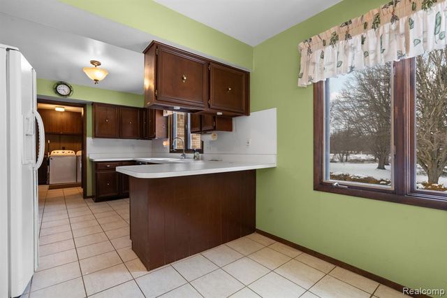 2247 Silver Maple Drive, Milford, MI 48380