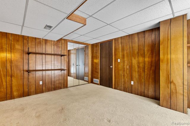 2247 Silver Maple Drive, Milford, MI 48380