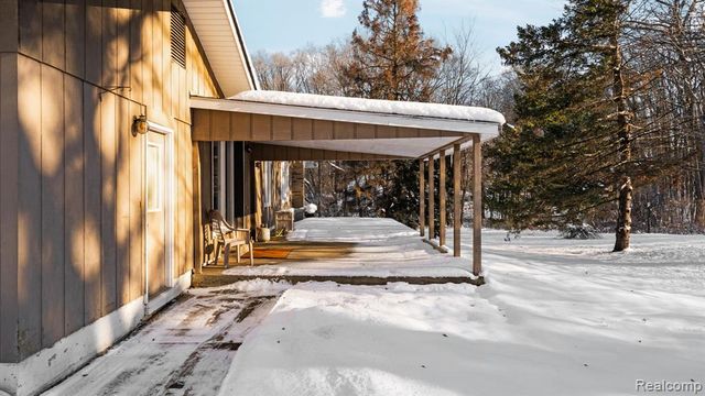 2247 Silver Maple Drive, Milford, MI 48380