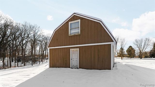 2247 Silver Maple Drive, Milford, MI 48380