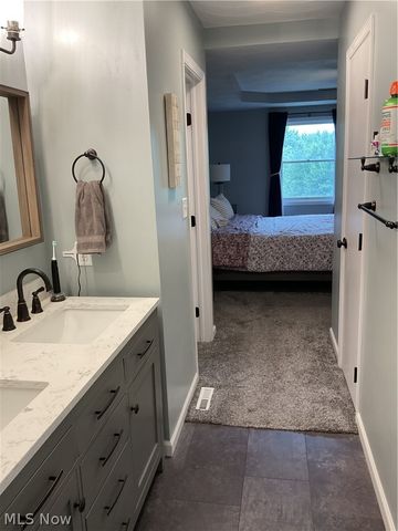 6578 S Timberidge Drive, Austintown, OH 44515