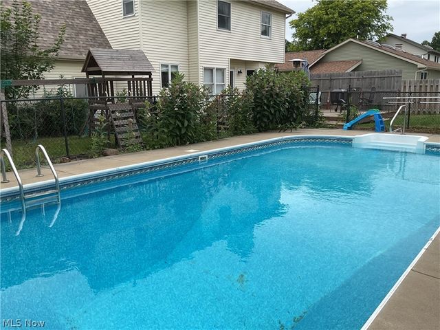 6578 S Timberidge Drive, Austintown, OH 44515