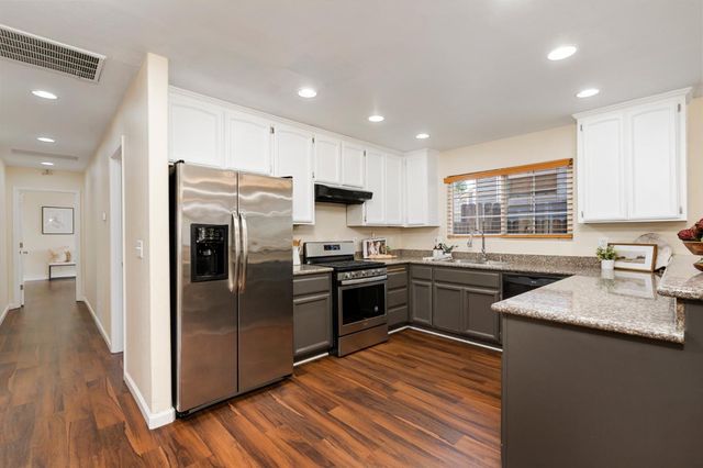 3315 20th Ave, Sacramento, CA 95820