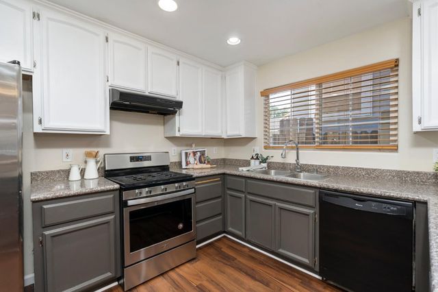 3315 20th Ave, Sacramento, CA 95820