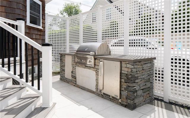 122 Ruggles Avenue, Newport, RI 02840
