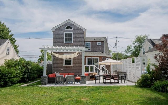122 Ruggles Avenue, Newport, RI 02840