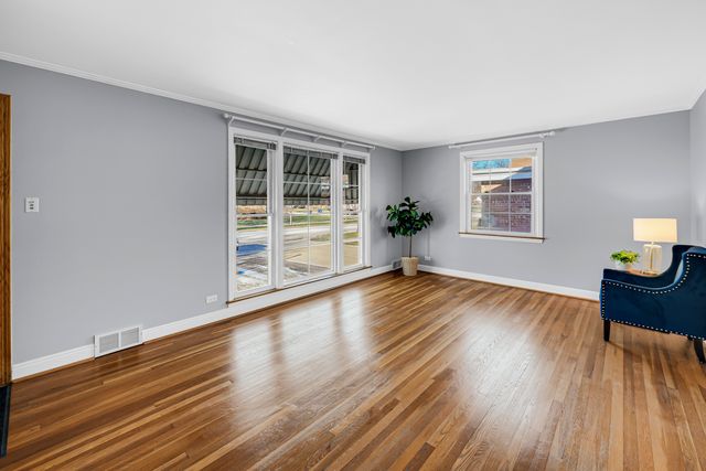 413 S Gilbert Avenue, La Grange, IL 60525