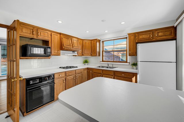 413 S Gilbert Avenue, La Grange, IL 60525