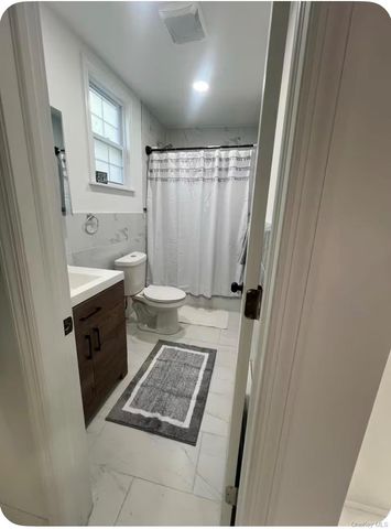 40-09 23rd Avenue, Astoria, NY 11105