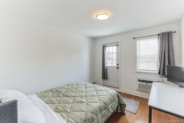 40-09 23rd Avenue, Astoria, NY 11105