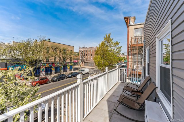 40-09 23rd Avenue, Astoria, NY 11105