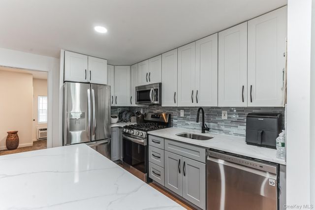 40-09 23rd Avenue, Astoria, NY 11105
