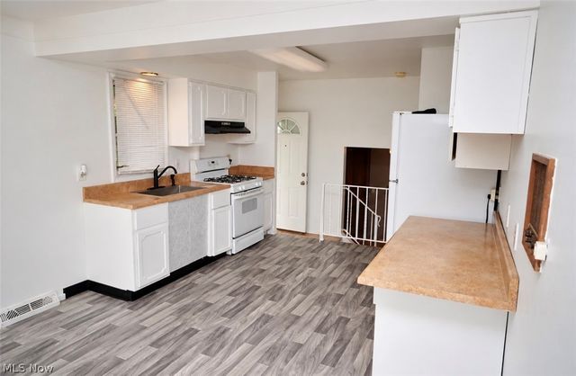 11404 Wallingford Avenue, Garfield Heights, OH 44125