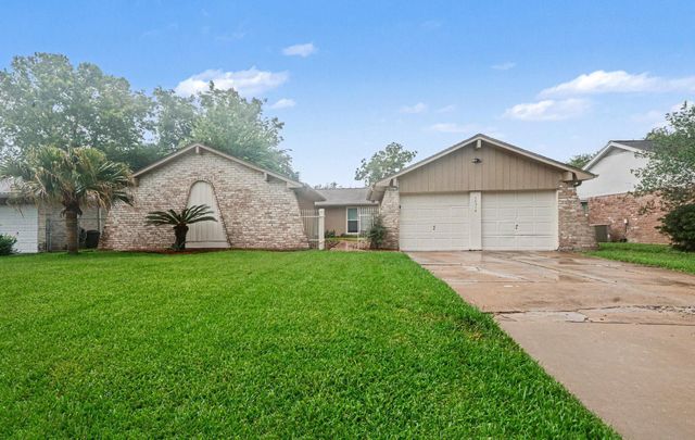 16318 Blackhawk Boulevard, Friendswood, TX 77546