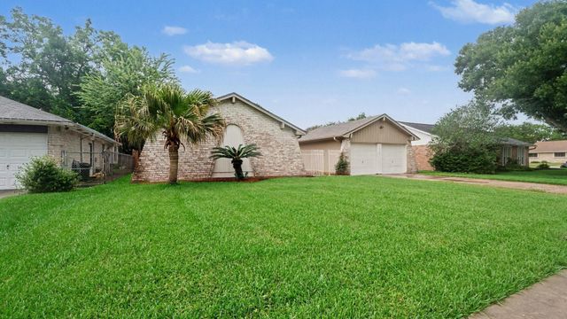 16318 Blackhawk Boulevard, Friendswood, TX 77546