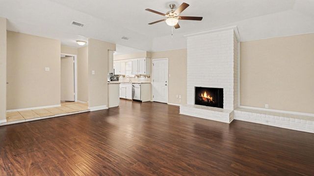 16318 Blackhawk Boulevard, Friendswood, TX 77546