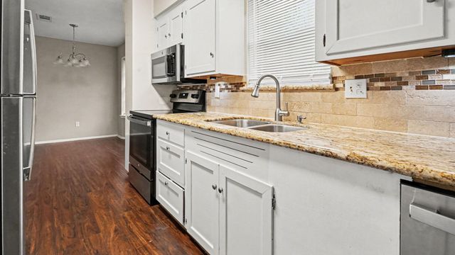 16318 Blackhawk Boulevard, Friendswood, TX 77546
