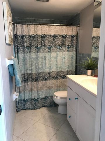 320 S Surf Road 206, Hollywood, FL 33019