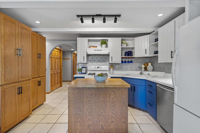 2865 Old Creek Road, Middleton, WI 53562