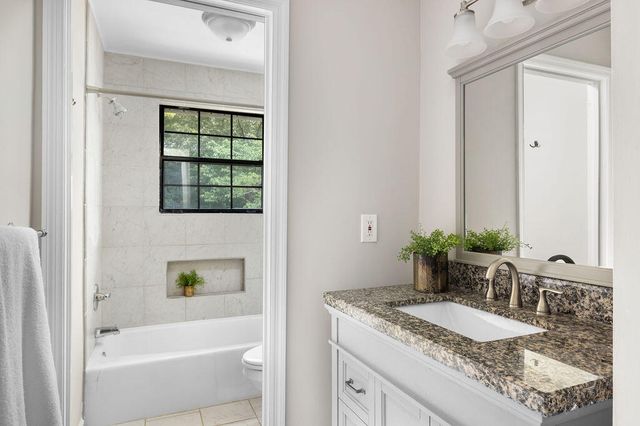 8692 Arbutus Drive, Hixson, TN 37343