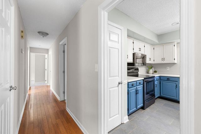 8692 Arbutus Drive, Hixson, TN 37343