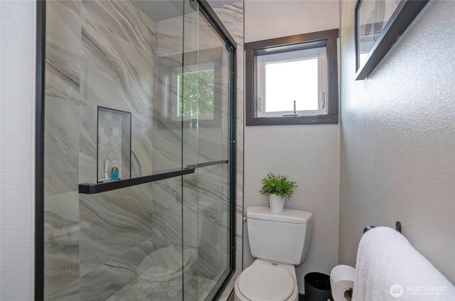 11208 165th Avenue E, Bonney Lake, WA 98391