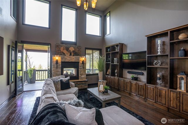 11208 165th Avenue E, Bonney Lake, WA 98391