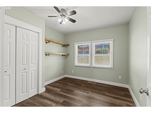 1228 SPRUCE St, Myrtle Point, OR 97458