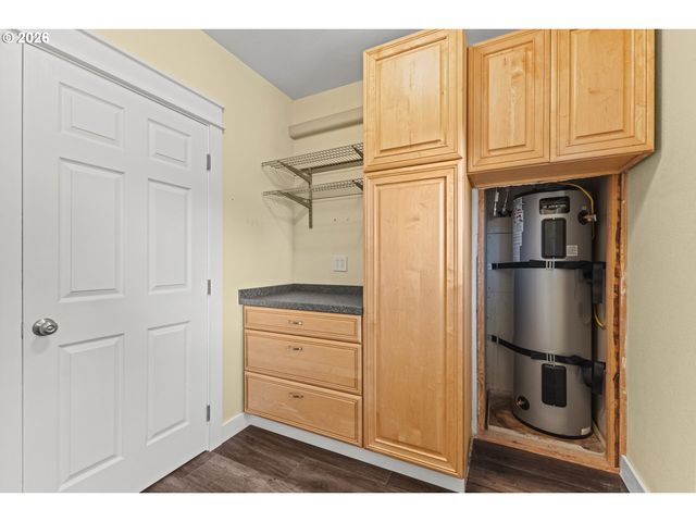1228 SPRUCE St, Myrtle Point, OR 97458
