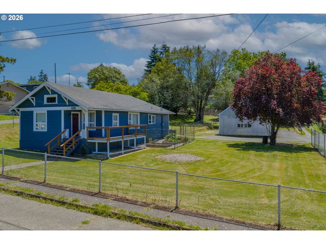 1228 SPRUCE St, Myrtle Point, OR 97458