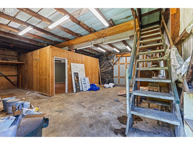 1228 SPRUCE St, Myrtle Point, OR 97458