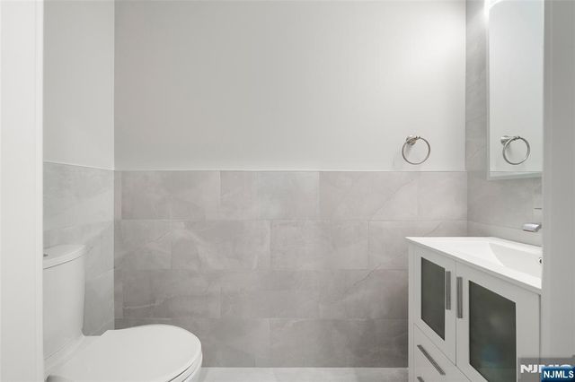 43 Henry Avenue 2FL, Palisades Park, NJ 07650