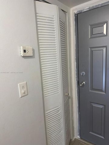 10000 NW 80th Ct 2261, Hialeah Gardens, FL 33016