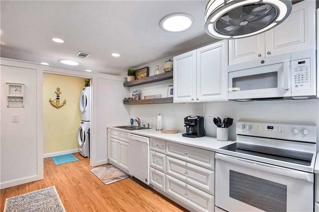 850 Mallery Street, E12, St. Simons Island, GA 31522