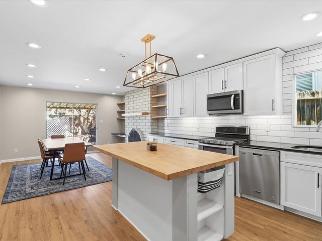 6405 Avenida La Costa NE, Albuquerque, NM 87109