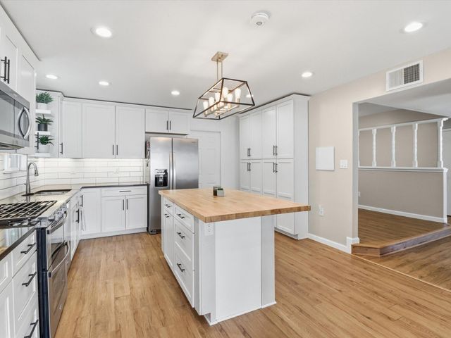 6405 Avenida La Costa NE, Albuquerque, NM 87109