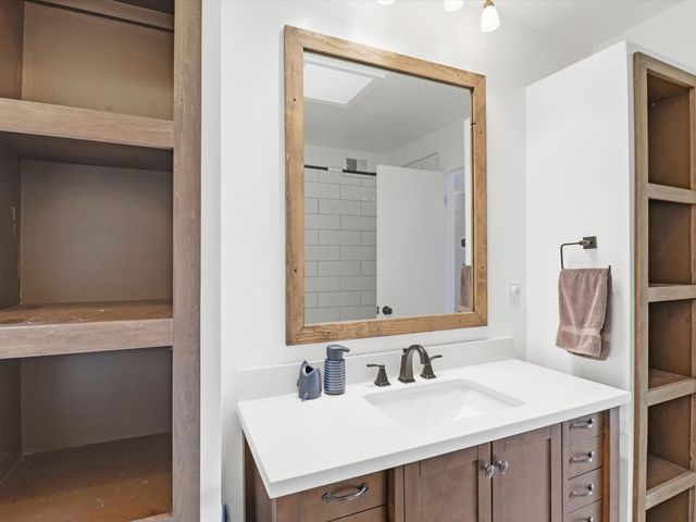 6405 Avenida La Costa NE, Albuquerque, NM 87109