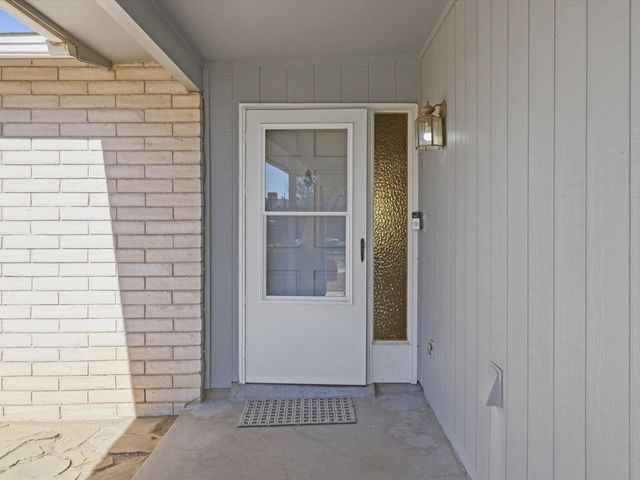 6405 Avenida La Costa NE, Albuquerque, NM 87109