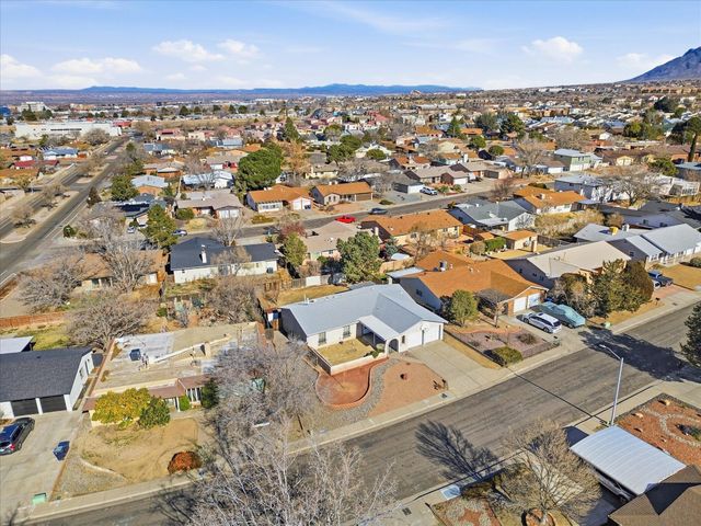 6405 Avenida La Costa NE, Albuquerque, NM 87109