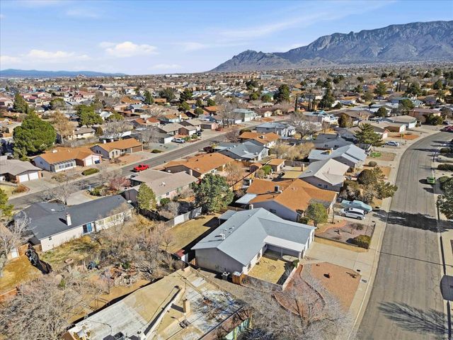 6405 Avenida La Costa NE, Albuquerque, NM 87109