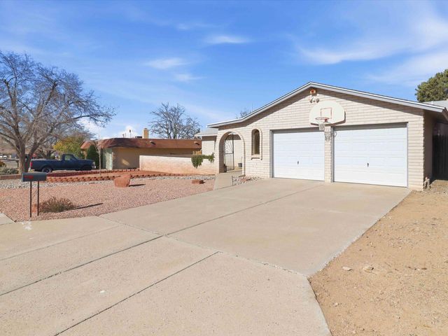 6405 Avenida La Costa NE, Albuquerque, NM 87109